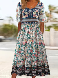 Lisan – Kleid mit Vintage-Blumenmuster und Tasche - Weiß