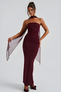 Deborah - Strapless Bandage-Maxikleid mit Chiffon-Halterdrape - Burgunder