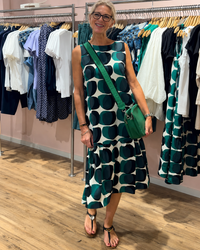 Karleshia - Bequemes Midikleid mit Rundhalsausschnitt - Grün