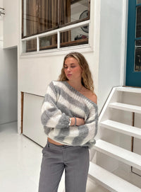 Alina | Lässiger gestreifter Damen-Strickpullover - Grau