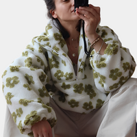 Elizabeth - Stylischer Pullover mit Blumendekoration - Weiß