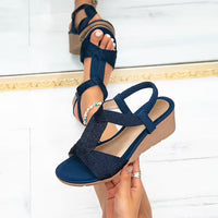Filya – Bequeme Sandalen Mit Keilabsatz Und Gekreuzten Riemen - Marineblau