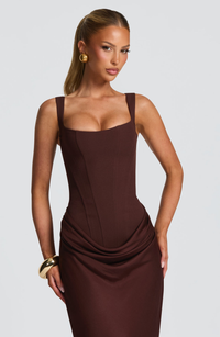 Elena | Damen Maxikleid Sanduhr-Silhouette – Taillenbetontes Maxi Kleid - Mocca