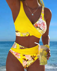 Lena | Bikini mit kontrastierendem Blumenmuster und Schlitz - Gelb