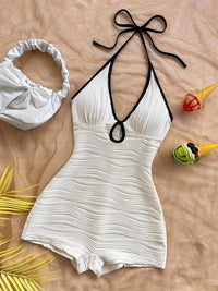 Damen Badeanzug mit Halterneck und Wellenmuster – Eleganter Vintage-Stil für Strand und Pool - Weiß