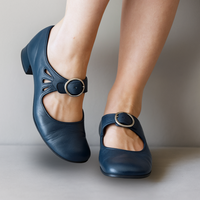Els - Damen Orthopädische Ledersandalen mit Keilsohle - Blau