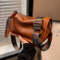 Elegante Damen-Schultertasche aus veganem Leder - Braun