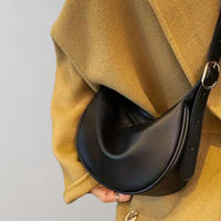 Elegante Damen-Umhängetasche, minimalistisch, aus veganem Leder - Schwarz