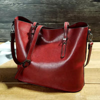 Elegante Damen-Umhängetasche aus funktionalem Leder - Rot