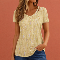 Damen V-Ausschnitt T-Shirt mit Pailletten-Details für einen strahlenden Look | Vivien - Hellgelb