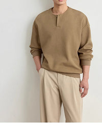 Herren Strukturierter Oversize-Strickpullover mit Henley-Knopfleiste Nord Taschen - Teebraun