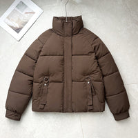 Damen kurze Steppjacke mit hohem Stehkragen und D-Ring-Tasche - Braun