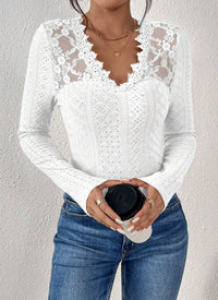 Damen nan figurbetontes Spitzen-Langarmshirt mit gezacktem V-Ausschnitt - Weiß