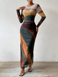 TORINA - Bequemes bedrucktes Maxikleid mit langen Ärmeln und Rundhalsausschnitt - Gelb