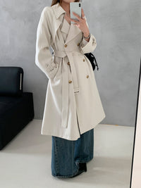 Damen Kastenförmiger Midilanger Trenchcoat mit weichem Fall und verstellbaren Manschetten Nord Taschen - Ecru