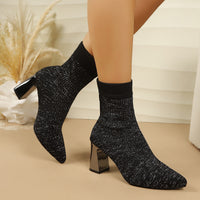 Damen Strumpfstiefeletten mit Blockabsatz und Rippstruktur - Schwarz