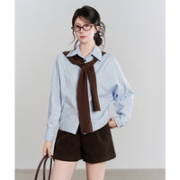 Damen Oversize-Hemdbluse mit feinen Nadelstreifen, weiten Ärmeln und lässigem Saum Nord Taschen - Blau gestreift (ohne Schultertuch)