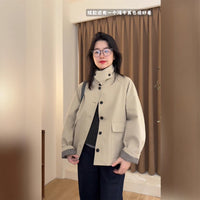 Damen Kurzmantel im Mac-Stil mit kontrastierendem Samtkragen und karierten Ärmelaufschlägen Nord Taschen - Beigegrau