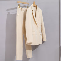 Damen Figurbetonter Midilanger Business-Blazer mit Reverskragen und formgebenden Abnähern Nord Taschen - Beiges Set