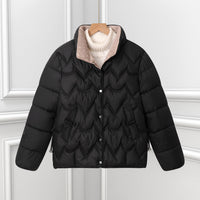 Damen kurze Steppjacke mit Bogensteppung und Druckknopfblende - Schwarz