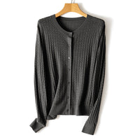 Damen Feinstrick-Cardigan mit Zopfmuster, Rundhalsausschnitt und Knopfleiste Nord Taschen - Dunkelmeliertgrau