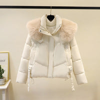 Damen kurze Steppjacke mit voluminösem Webpelzkragen und Taillenriemen - Offwhite