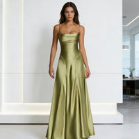 Damen Elegantes satin Abendkleid mit tailliertem Schnitt und schmalen Trägern - Grün