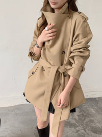 Damen Kurztrench im Boxy-Cut mit hohem Stehkragen und verstellbarem Taillengürtel Nord Taschen - Khaki