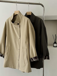 Damen Oversized Kurzmantel mit Stehkragen und kariertem Ärmelfutter Nord Taschen - Schwarz