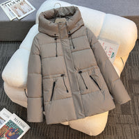 Damen kurze wattierte Kapuzenjacke mit hohem Stehkragen und Kordelzug - Khaki