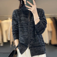 Damen Strickjacke mit Reissverschluss und Stehkragen - Schwarz mit floralem Muster