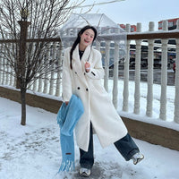 Damen Langer Teddy-Mantel im Oversize‑Schnitt mit Doppelreiher und Reverskragen Nord Taschen - Weiß