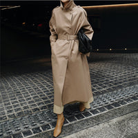 Damen Trenchcoat in Maxilänge mit hohem Stehkragen und Taillengürtel - Khaki