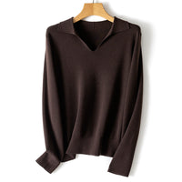 Damen feiner leichter V-Ausschnitt-Pullover mit offenem Hemdkragen und legerer Silhouette Nord Taschen - Kaffee