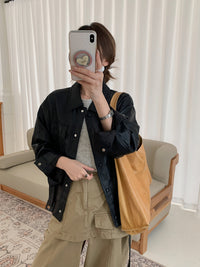Damen Kurze Oversize-Lederjacke mit Taillenzug und Druckknopfleiste Nord Taschen - Schwarz