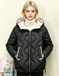 Damen wattierte Kurzjacke mit Herzsteppung, abgerundetem Saum und Kapuze - Schwarz