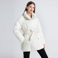 Damen taillierter Thermo-Steppmantel mit Bindegürtel und Karree-Steppung - Offwhite