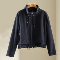 Damen Leichte Kurzjacke mit hohem Kragen, Tunnelzug und aufgesetzten Taschen Nord Taschen - Marineblaues Oberteil