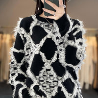 Damen Oversized Pullover mit Rundhalsausschnitt und Fransen - Schwarz
