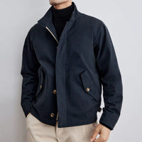 Herren Kurzblouson im Military-Style aus technischem Baumwollmischgewebe mit Stehkragen und verdeckter Reißverschlussblende Nord Taschen - Dunkelblau