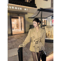 Damen Kurzer taillierter Trenchcoat-Blazer mit Doppelreihe und Taillengürtel Nord Taschen - Khaki