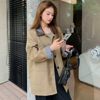 Damen Leichte Oversize-Übergangsjacke mit Kontrastkragen und kariertem Ärmelsaum Nord Taschen - Kaffeebraun