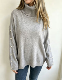 Mara | Damen Oversized Langarm-Turtleneck-Pullover mit Knöpfen - Hellgrau
