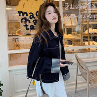 Damen Boxy-Jeansjacke mit kontrastierenden Nähten, Kordelzugsaum und karierten Manschetten Nord Taschen - Schwarzblau