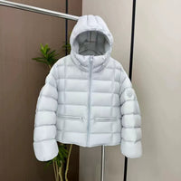 Damen kurz geschnittene Thermo-Steppjacke mit Kapuze und Reißverschlusstaschen - Blau