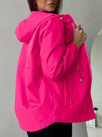 Damen Outdoorjacke mit anpassbarer Kapuze und geräumigen Taschen - Magenta