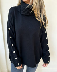 Mara | Damen Oversized Langarm-Turtleneck-Pullover mit Knöpfen - Schwarz