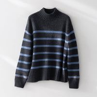Damen Gestreifter Feinstrick-Pullover mit halbhohem Rippkragen und geripptem Saum Nord Taschen - Blau gestreift
