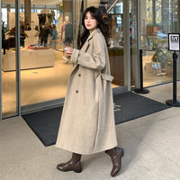 Damen Lang geschnittener Wollmix-Trenchcoat mit Taillenband und kastiger Schulterpartie Nord Taschen - Haferbeige