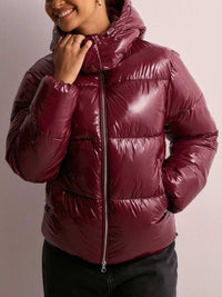 Damen Steppjacke mit verstellbarer Kapuze und Reißverschlusstaschen - Weinrot